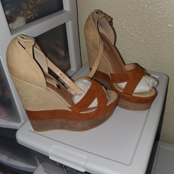 Shoes - Picture 3 of 3